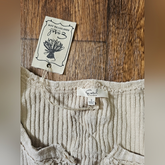 Easel Oversized Ribbed Ruffle Top – Size Small (NWT) - Picture 4 of 6